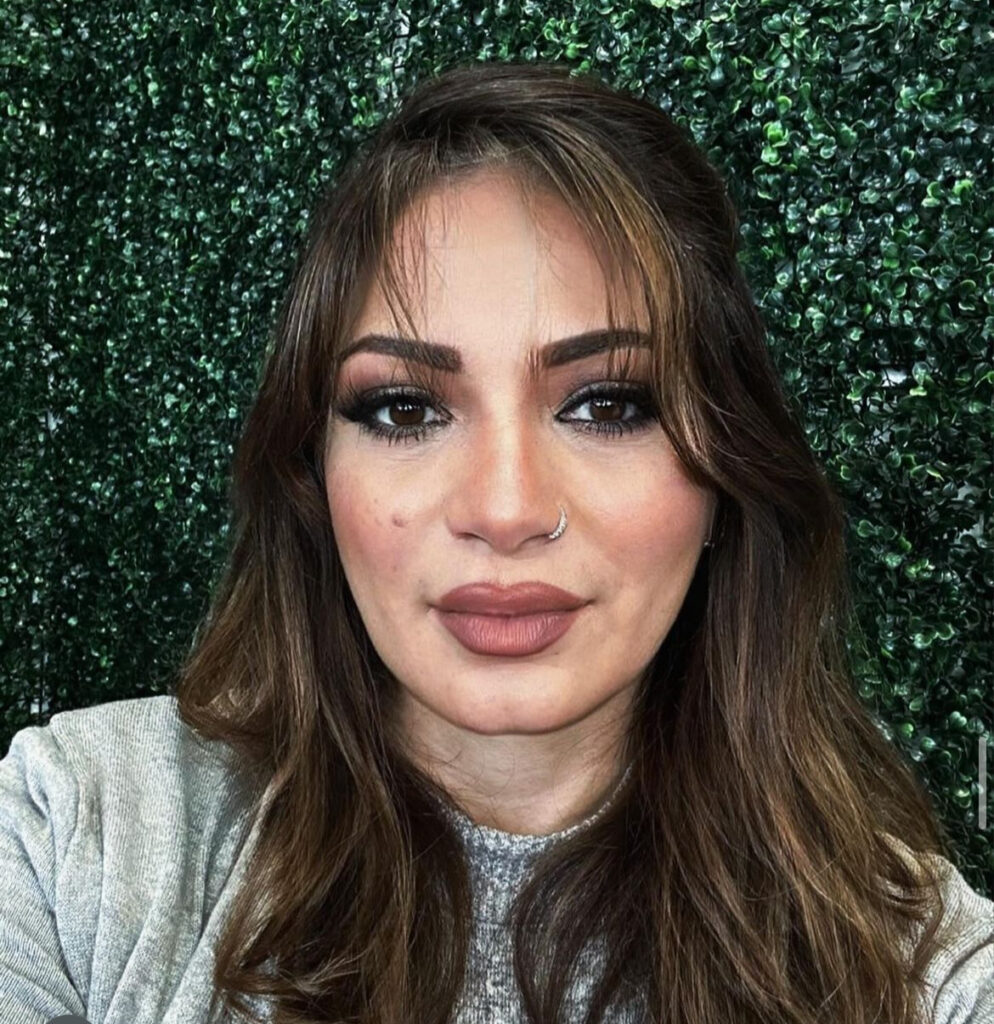 Luma, Mitarbeiterin und Expertin als Coloristin bei Salon Aura Marburg.